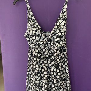 Women's Flowered Swim Dress With Built-In Bra Size 10